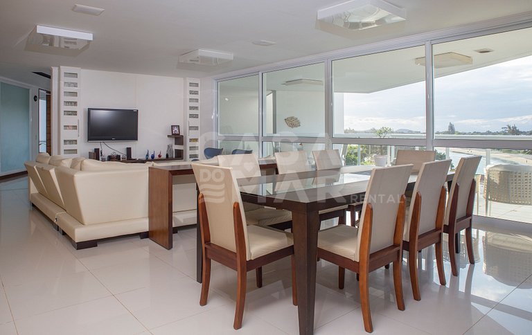 Linda casa com cinco suítes, vista sensacional da Praia de G