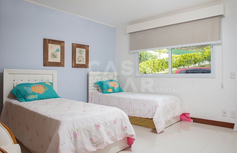 Linda casa com cinco suítes, vista sensacional da Praia de G