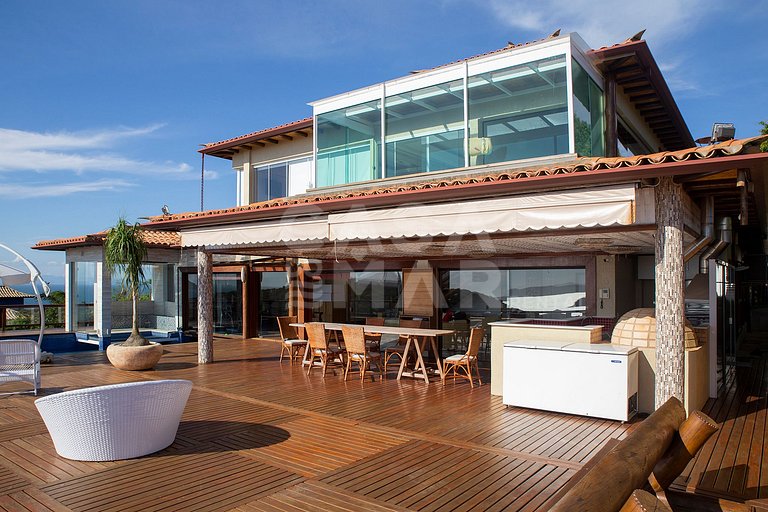 Beautiful villa with nine suites, with paradisiacal views an