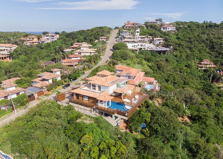 Beautiful villa with nine suites, with paradisiacal views an