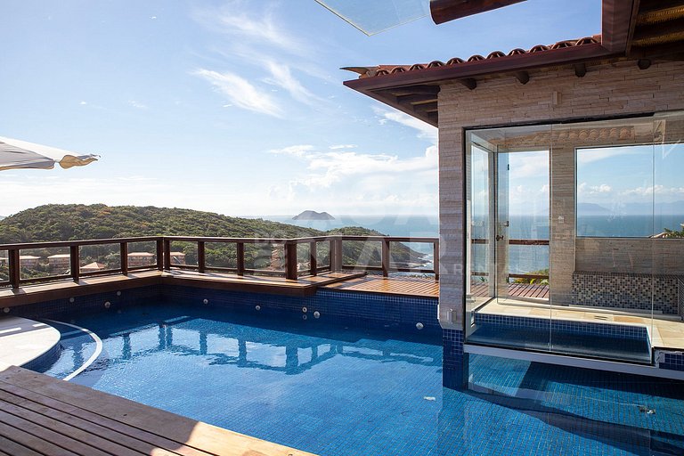 Beautiful villa with nine suites, with paradisiacal views an