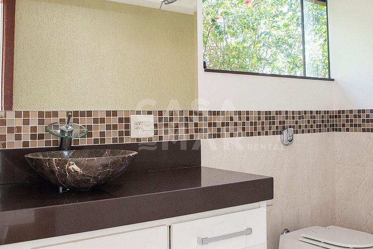 Beautiful villa with nine suites, with paradisiacal views an
