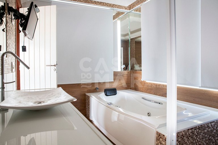 Beautiful villa with nine suites, with paradisiacal views an