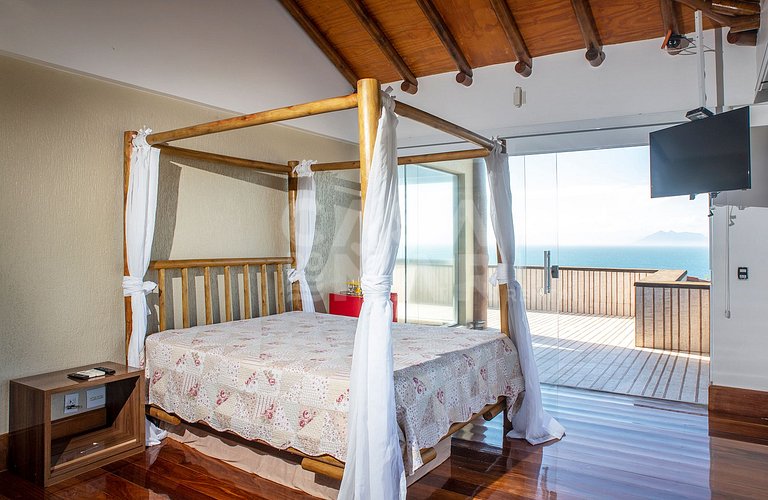 Beautiful villa with nine suites, with paradisiacal views an