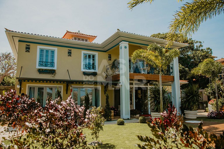 Beautiful Villa with six suites, a few meters from Praia da
