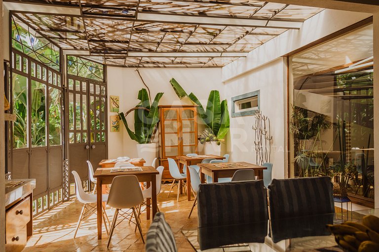 Beautiful Villa with six suites, a few meters from Praia da