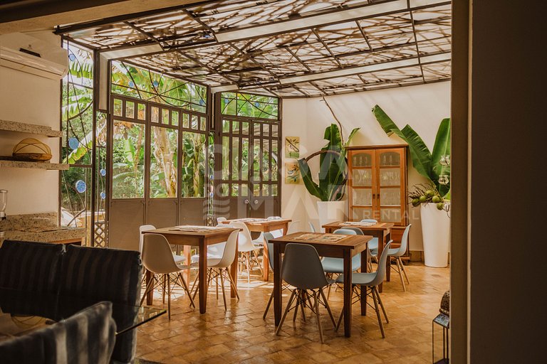 Beautiful Villa with six suites, a few meters from Praia da