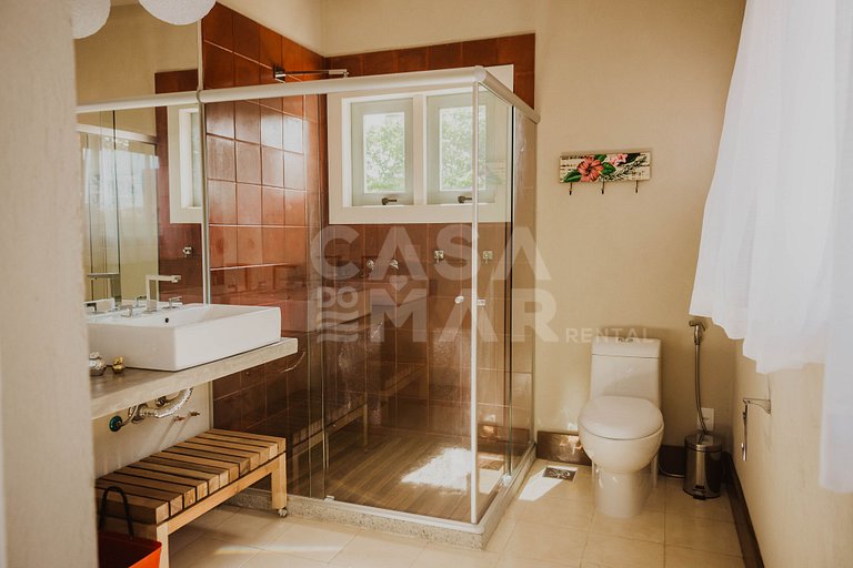 Beautiful Villa with six suites, a few meters from Praia da