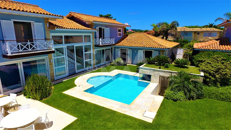 Casa de frente pro mar com 9 suítes