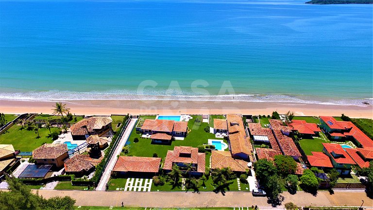 Casa de frente pro mar com 9 suítes