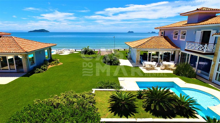 Casa de frente pro mar com 9 suítes