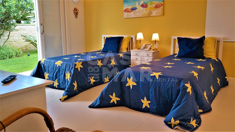 Beautiful house with eight suites on the sand of Praia Rasa,