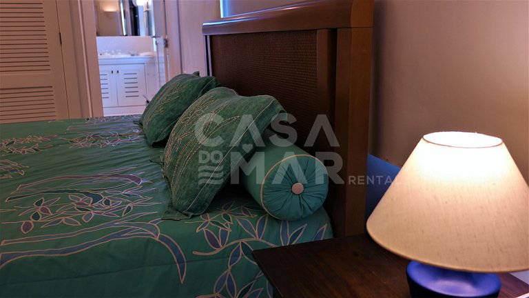 Beautiful house with eight suites on the sand of Praia Rasa,