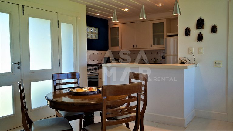 Beautiful house with eight suites on the sand of Praia Rasa,