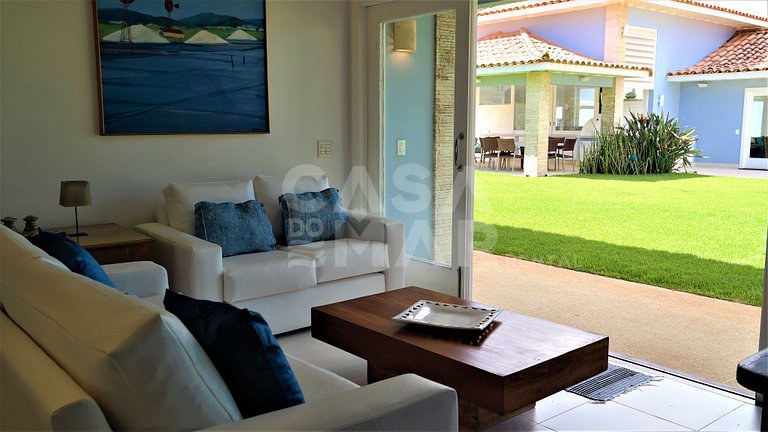Beautiful house with eight suites on the sand of Praia Rasa,