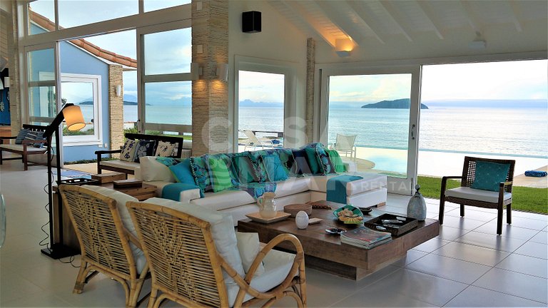 Beautiful house with eight suites on the sand of Praia Rasa,