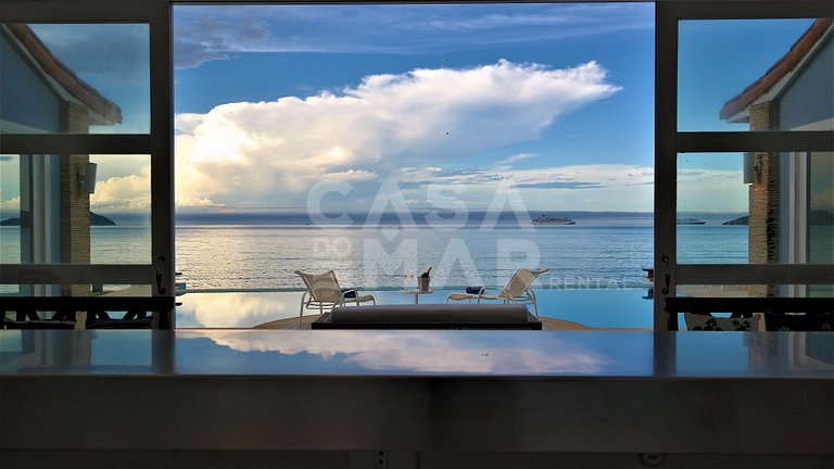 Beautiful house with eight suites on the sand of Praia Rasa,