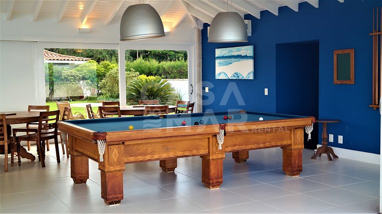 Beautiful house with eight suites on the sand of Praia Rasa,