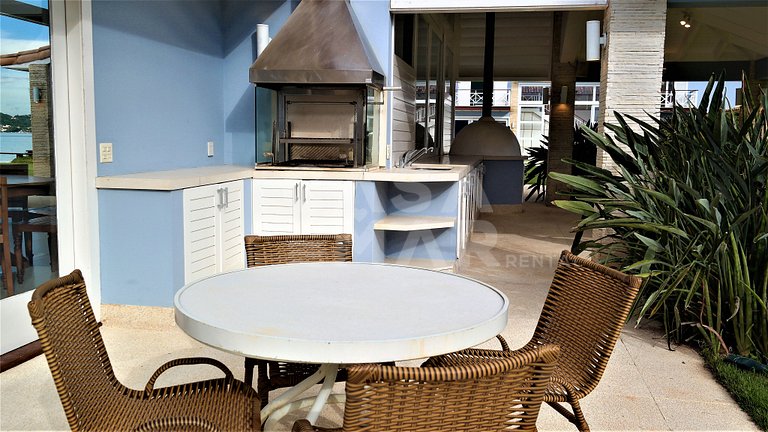 Beautiful house with eight suites on the sand of Praia Rasa,