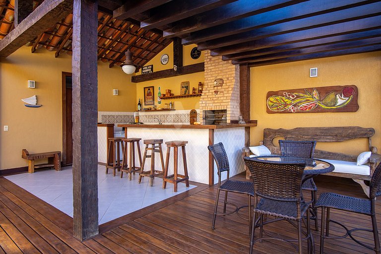 casa com quatro quartos, piscina, próxima à praia