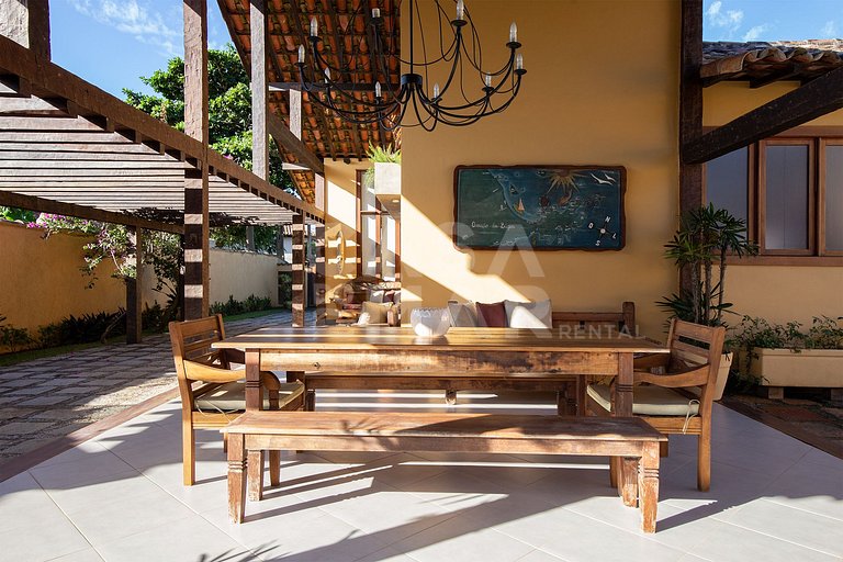 casa com quatro quartos, piscina, próxima à praia