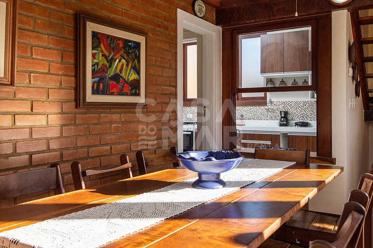 Beautiful house with four suites, on Rua da Praia Rasa