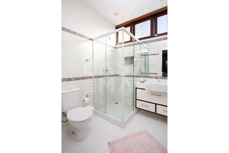 Beautiful house with four suites, on Rua da Praia Rasa
