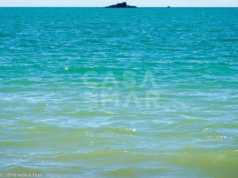 Beautiful house, with seven suites, standing on the sand of