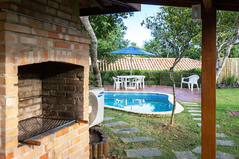 Casa com cinco suítes, praia do Forno, condomínio.