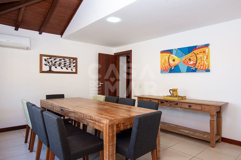 Casa com cinco suítes, praia do Forno, condomínio.