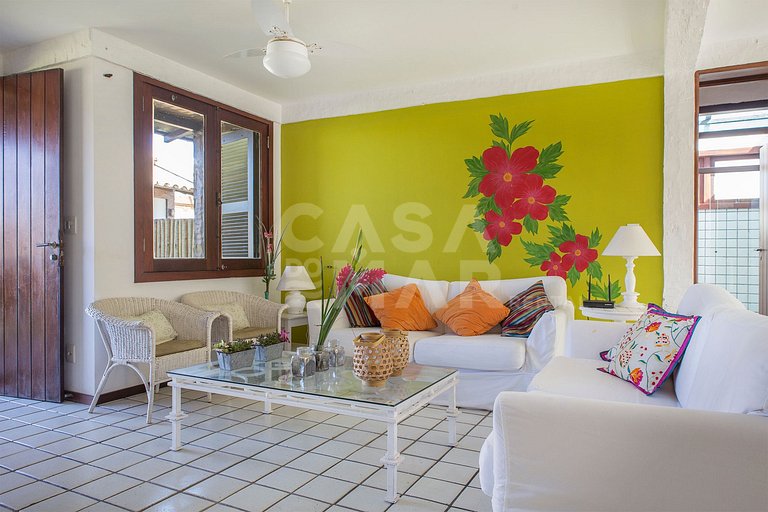 Linda casa com quatro quartos, de frente para o mar