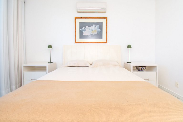 Casa com sete suítes, praia privativa com lancha