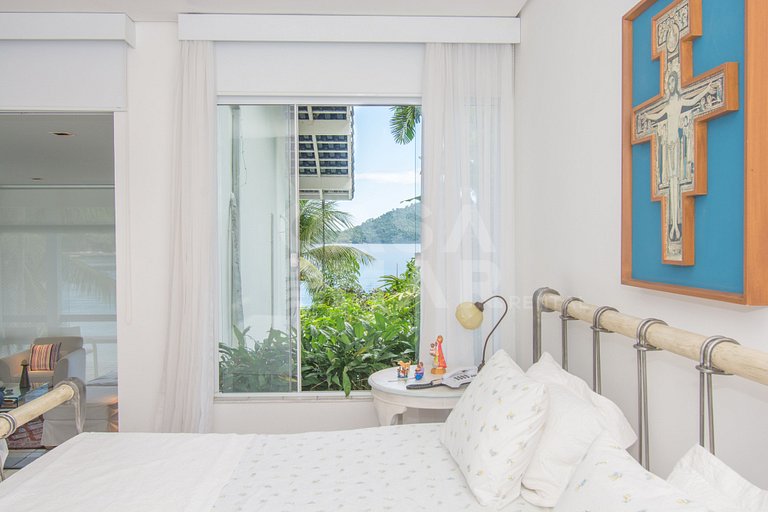 Six-bedroom villa with private beach