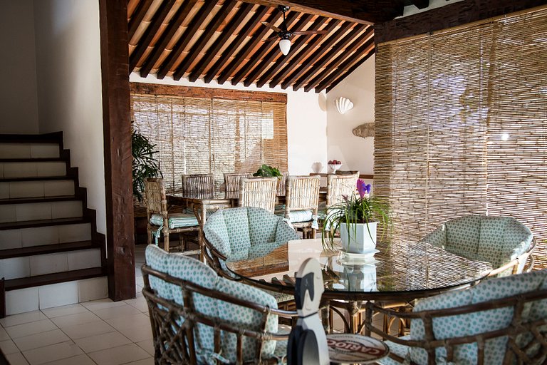 Linda Villa with four suites, standing on the sand of Rasa B