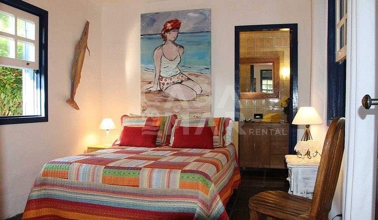 Beautiful house with five bedrooms, standing on the sand of