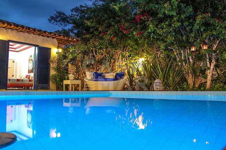 Linda casa com cinco quartos, pé na areia da Praia Rasa