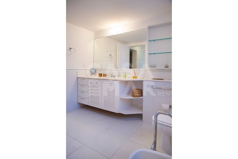 Beautiful Villa with twelve suites, standing on the sand of