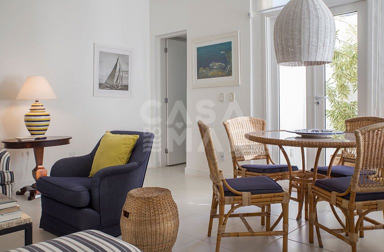 Beautiful Villa with twelve suites, standing on the sand of