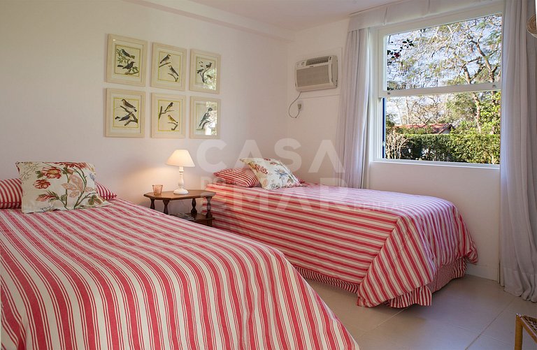 Beautiful Villa with twelve suites, standing on the sand of