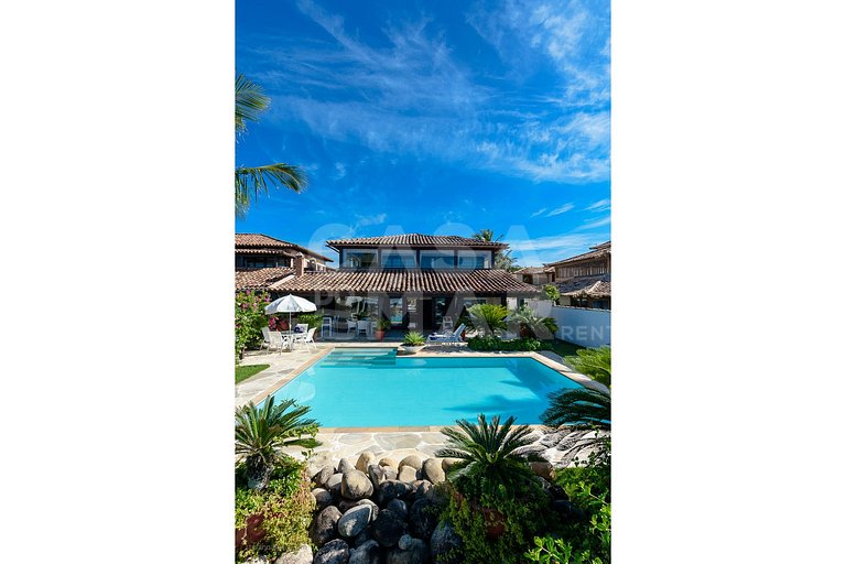Beautiful Villa with five suites, standing on the sand of Ge