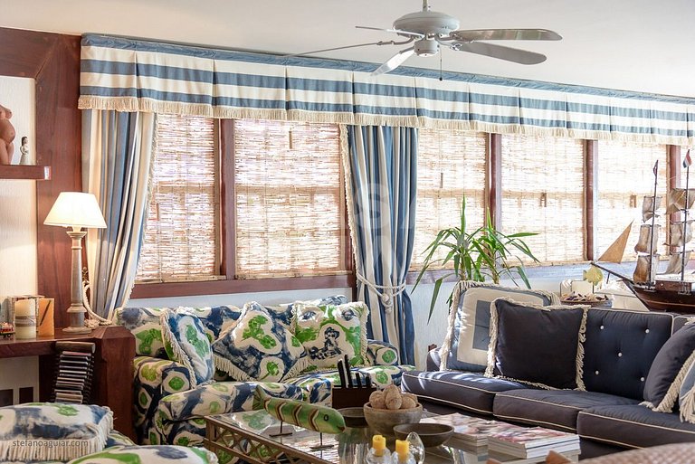 Casa com cinco suítes, pé na areia da Praia de Geribá
