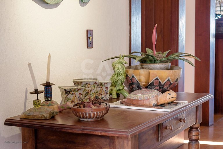 Casa com cinco suítes, pé na areia da Praia de Geribá