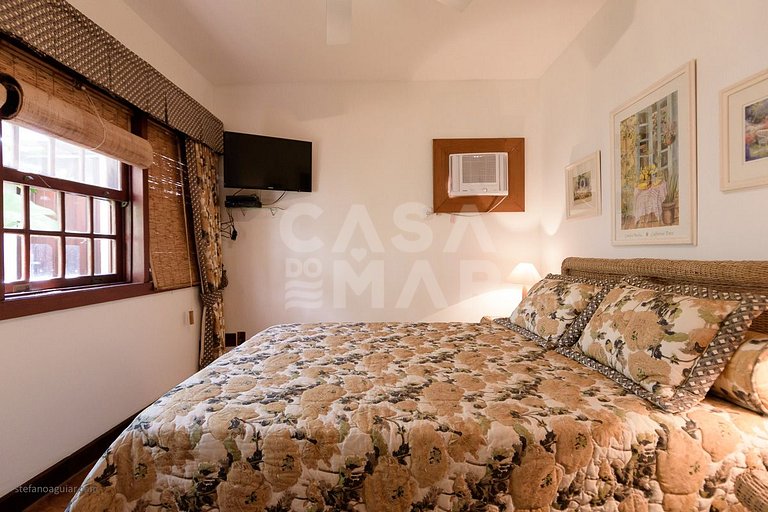 Casa com cinco suítes, pé na areia da Praia de Geribá