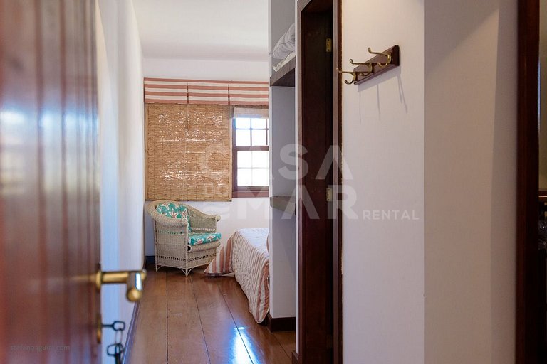 Casa com cinco suítes, pé na areia da Praia de Geribá