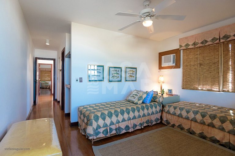 Casa com cinco suítes, pé na areia da Praia de Geribá