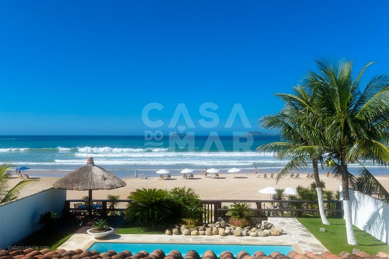 Casa com cinco suítes, pé na areia da Praia de Geribá