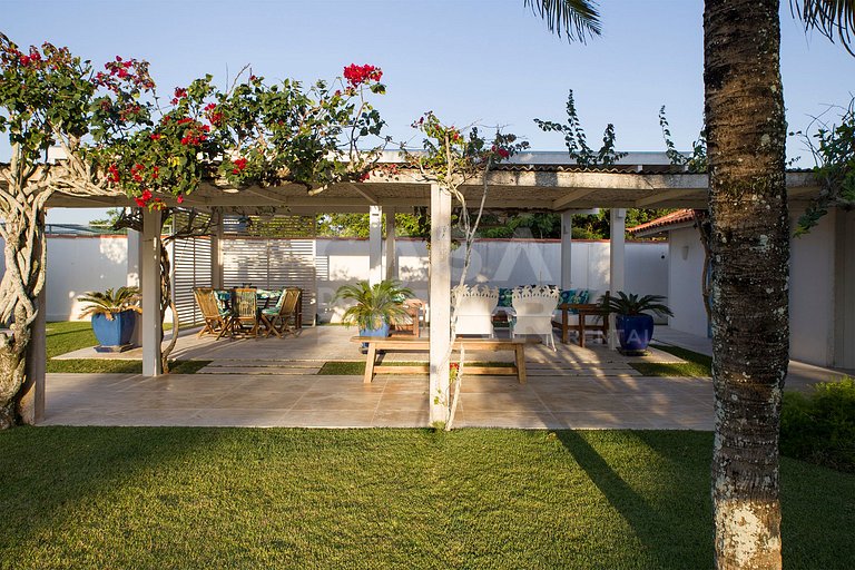 Casa espetacular com nove suítes, e infraestrutura completa