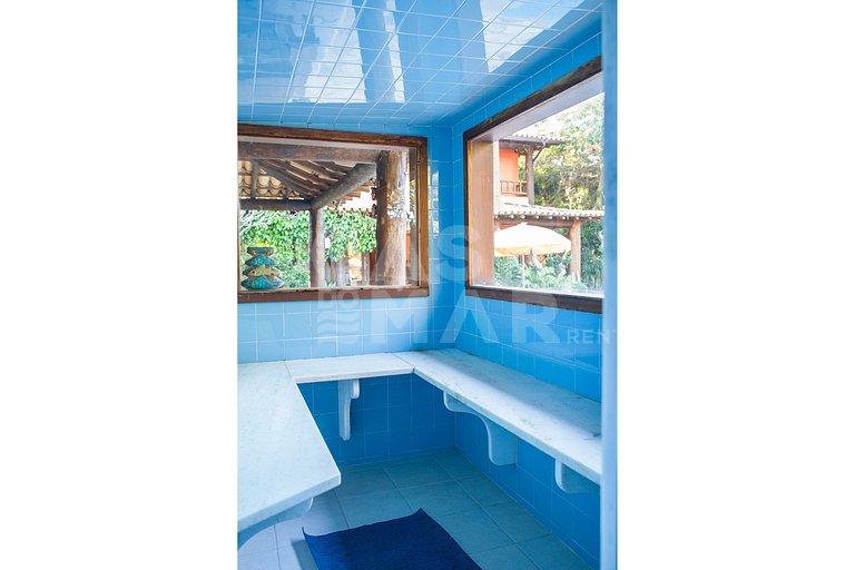 Casa com sete suítes, piscina, churrasqueira, na Ferradura