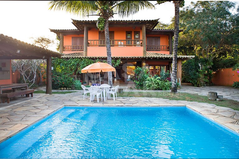 Casa com sete suítes, piscina, churrasqueira, na Ferradura