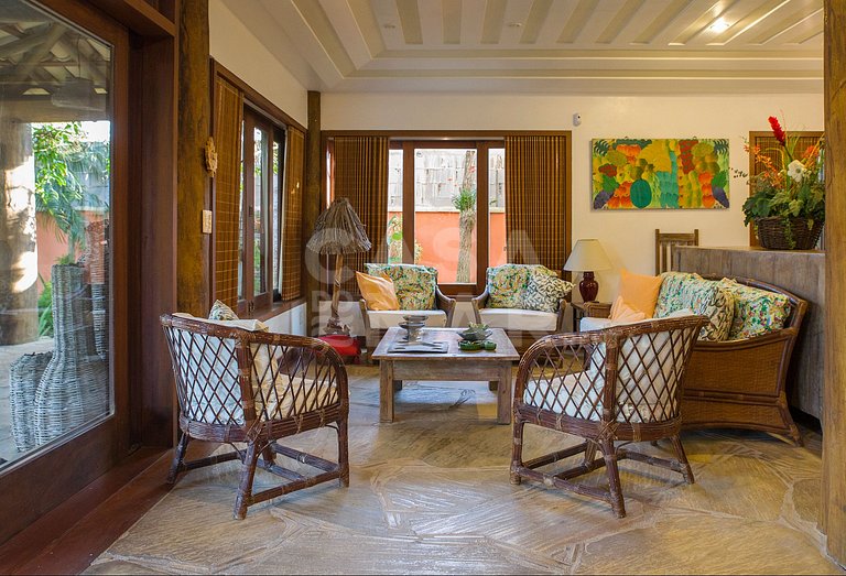 Casa com sete suítes, piscina, churrasqueira, na Ferradura